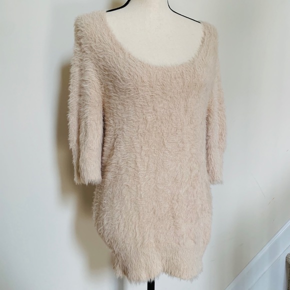 Knitted & Knotted | pink fuzzy scoop Neck sweater - Picture 2 of 4
